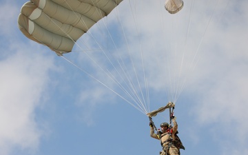 Tunisians execute a Military Freefall during Exercise African Lion 23