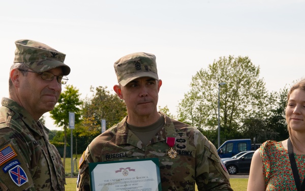 Garrison bids farewell at change of responsibility ceremony