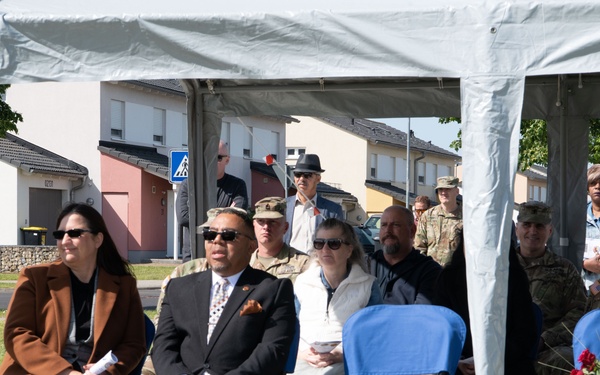 Garrison bids farewell at change of responsibility ceremony