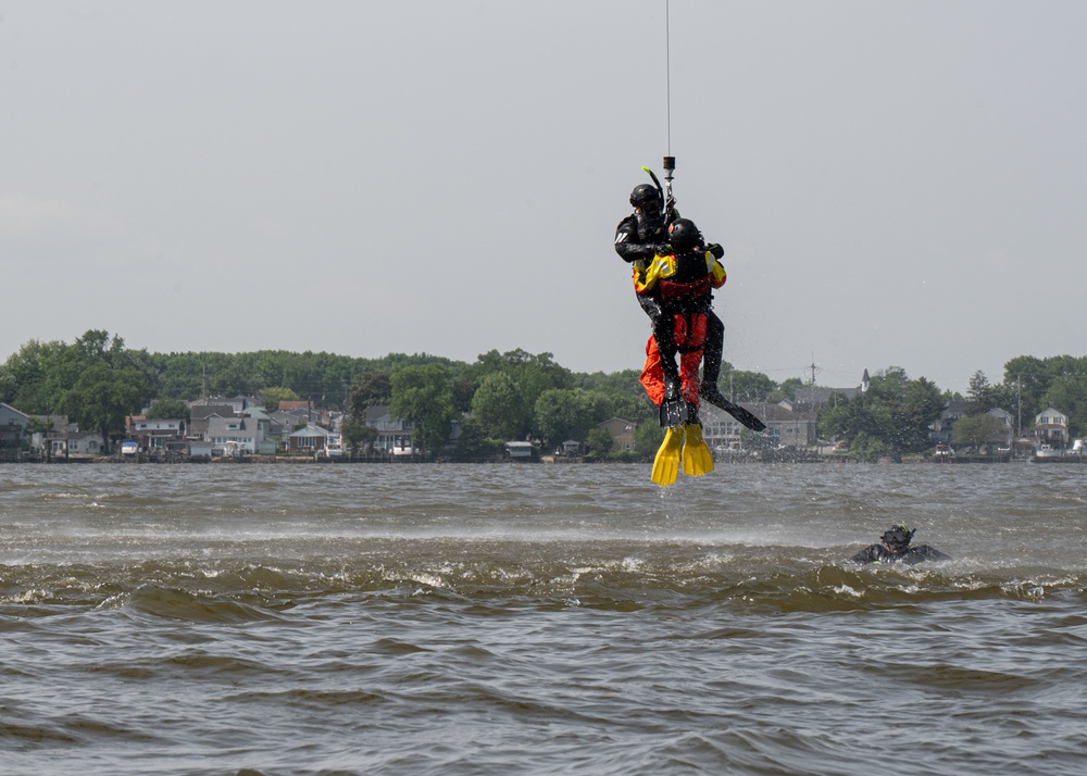 The 29th Combat Aviation Brigade conducts training with the Maryland HART team