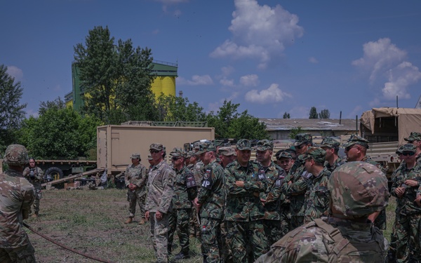 US Soldiers Demonstrate Self Recovery Maneuvers