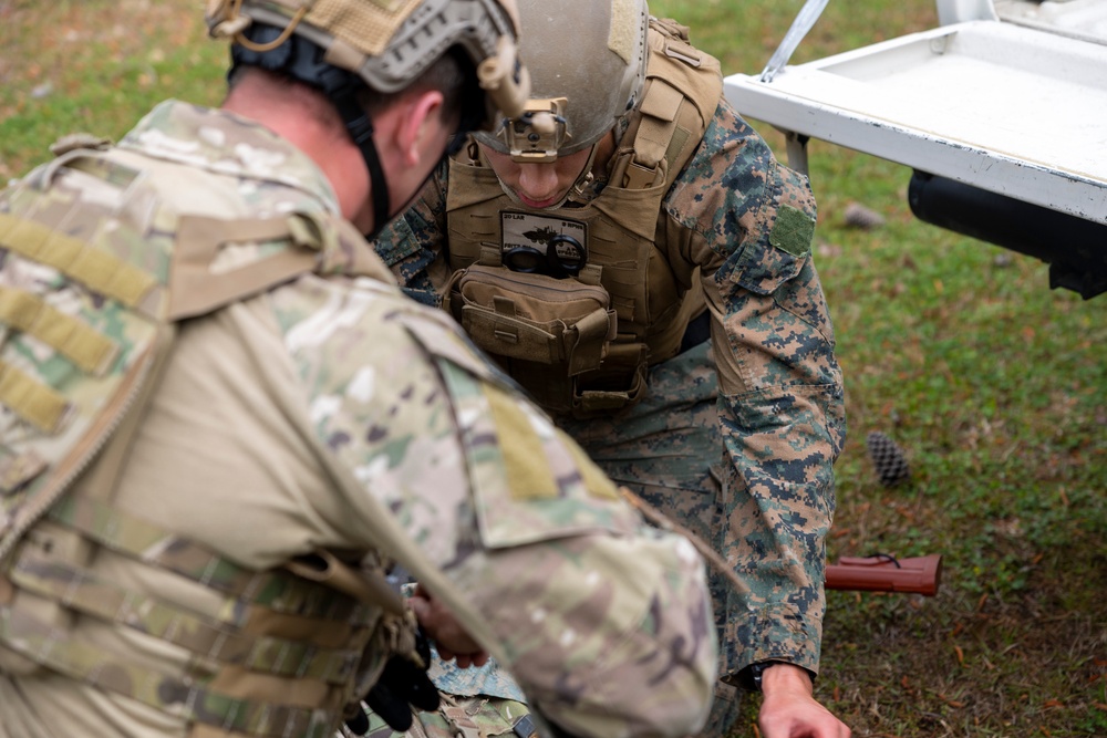 MARSOC, 2nd LAR conduct casualty evacuation training