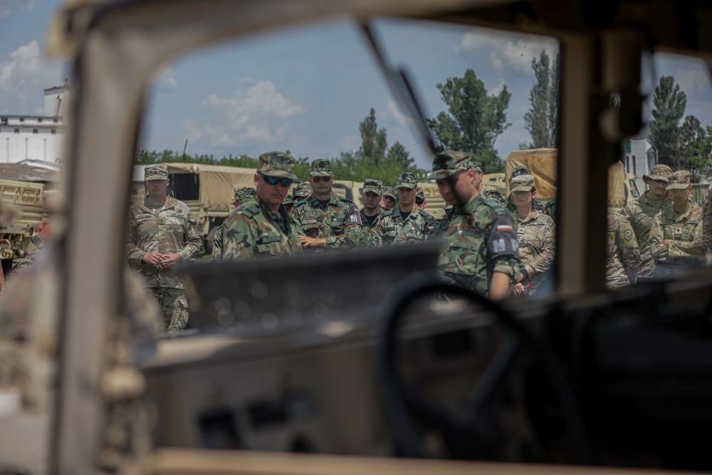 US  Soldiers Demonstrate Vehicle Recovery Maneuvers