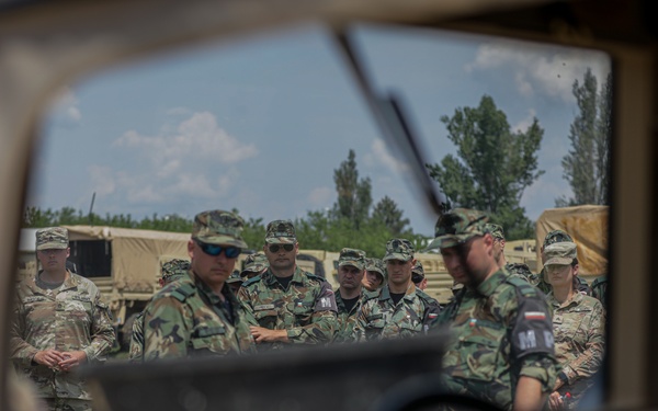 US  Soldiers Demonstrate Vehicle Recovery Maneuvers