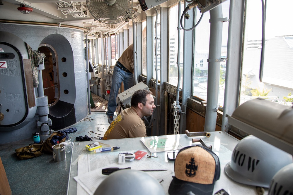 MARMC Machinists Volunteer to Repair Windows aboard USS Wisconsin