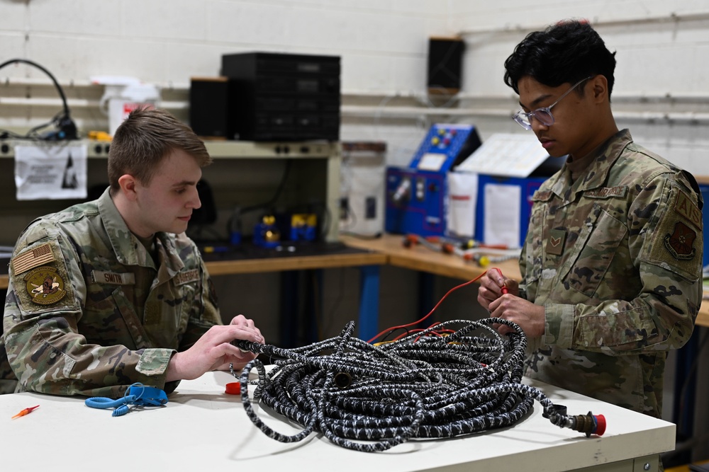 28th Maintenance Squadron E&amp;E and Avionics collaborate through Multi-Capable Airman Initiative