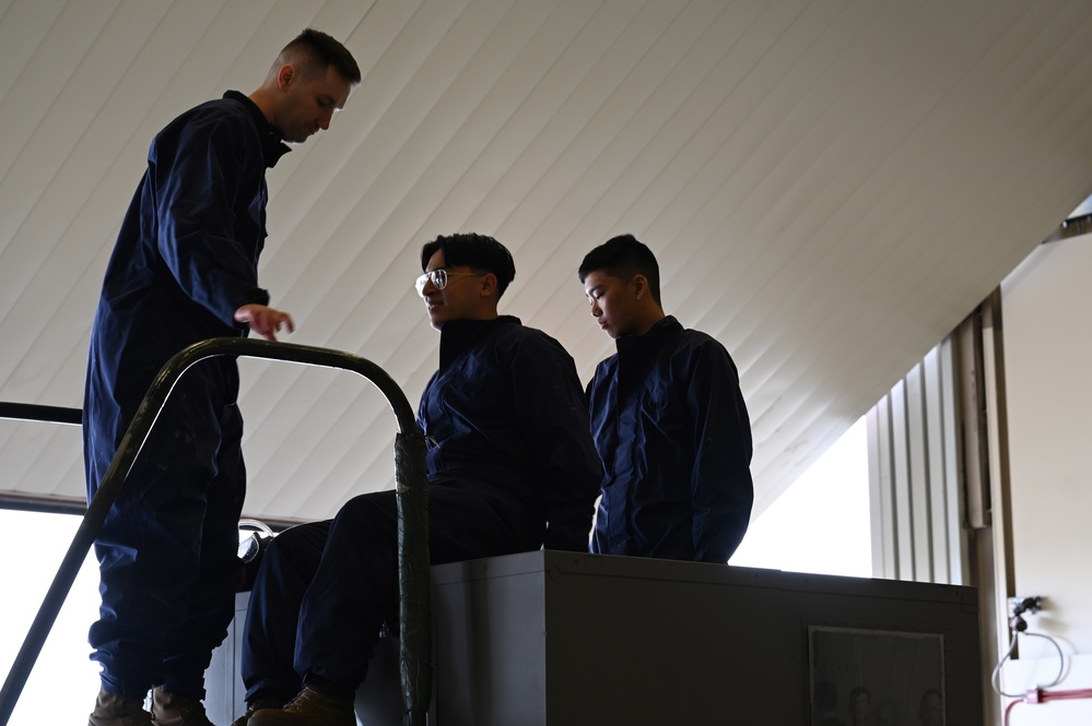 354 Maintenance Squadron Fuel Systems performs extraction exercise