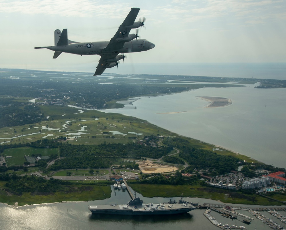 Patrol and Reconnaissance Squadron (VP) 30 P-3C Orion and P-8A Poseidon Formation Flight