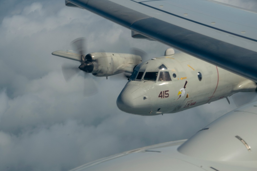 Patrol and Reconnaissance Squadron (VP) 30 P-3C Orion and P-8A Poseidon Formation Flight