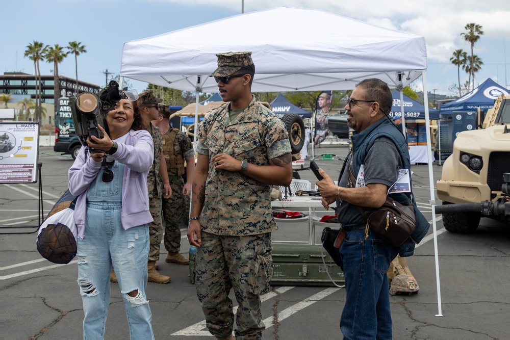 DVIDS - Images - Marines display equipment during Los Angeles Fleet ...