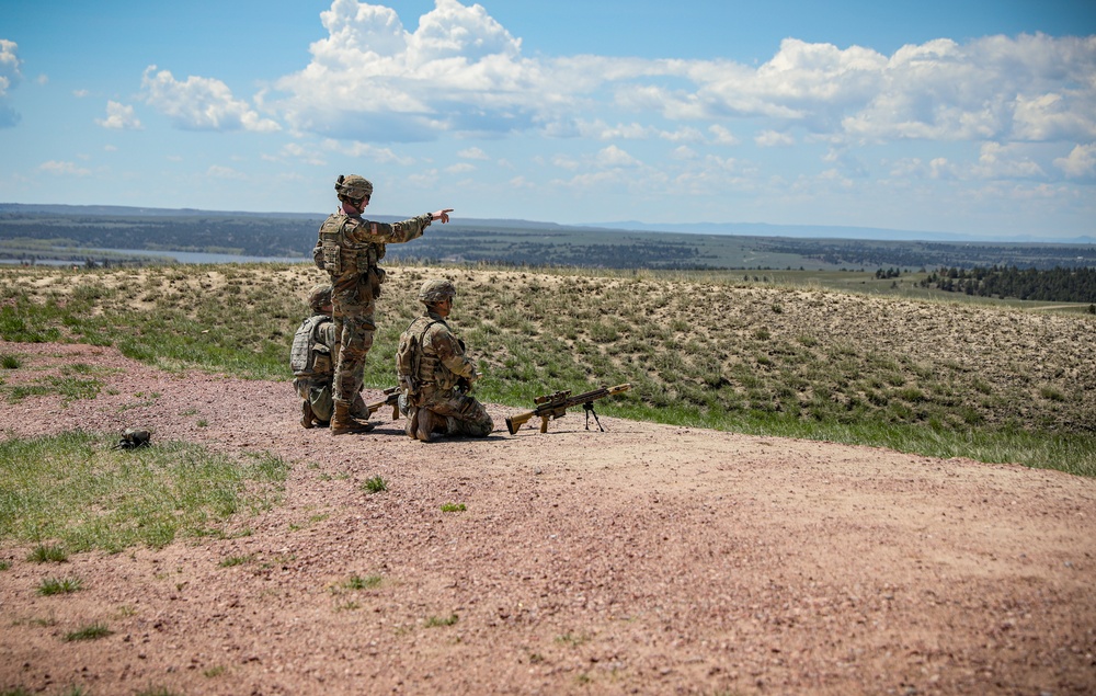 Iowa infantryman prepare to fire new SDMR rifles