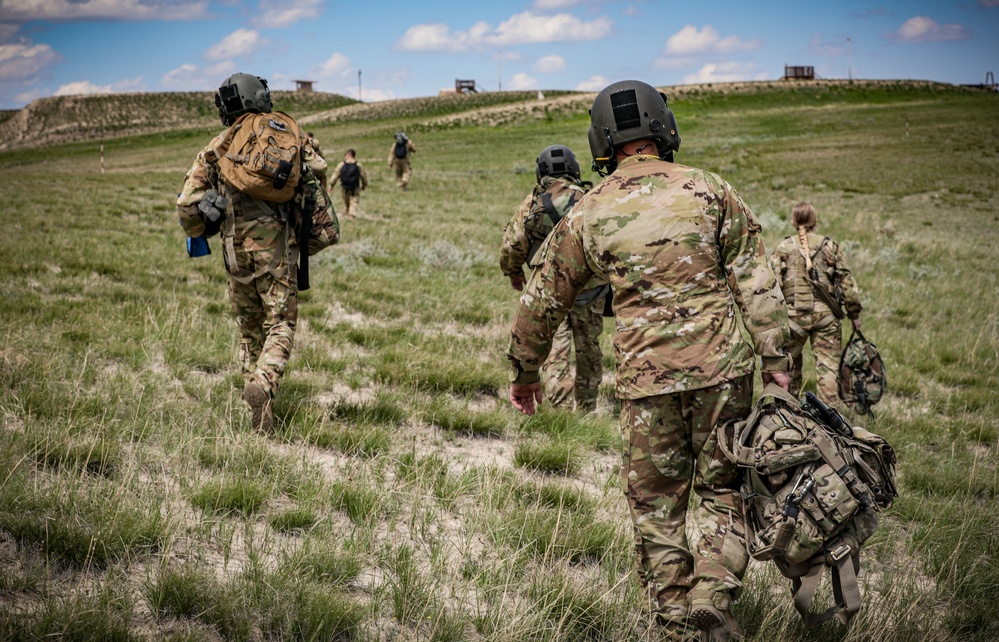 DVIDS - Images - Iowa aviation Soldiers train at Camp Guernsey