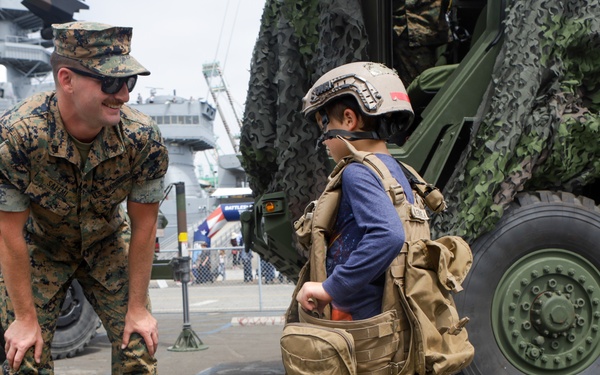 Marines, Sailors host exhibition during LA Fleet Week