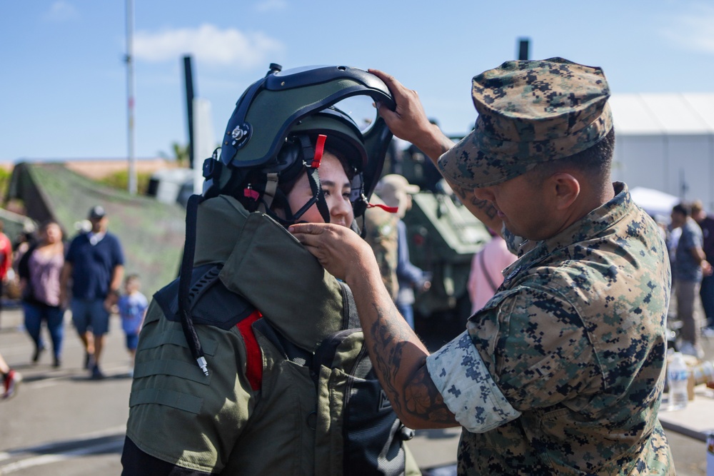 Marines, Sailors host exhibition during LA Fleet Week