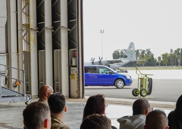 Director of the Air National Guard visits the 146th Airlift Wing