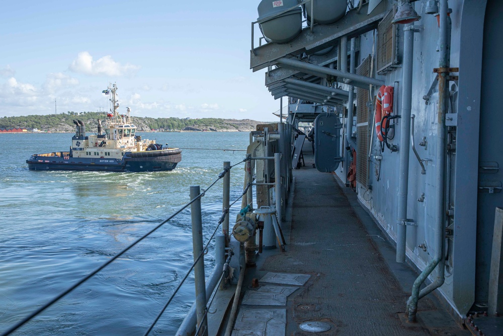 USS Normandy Departs Gothenburg Sweden