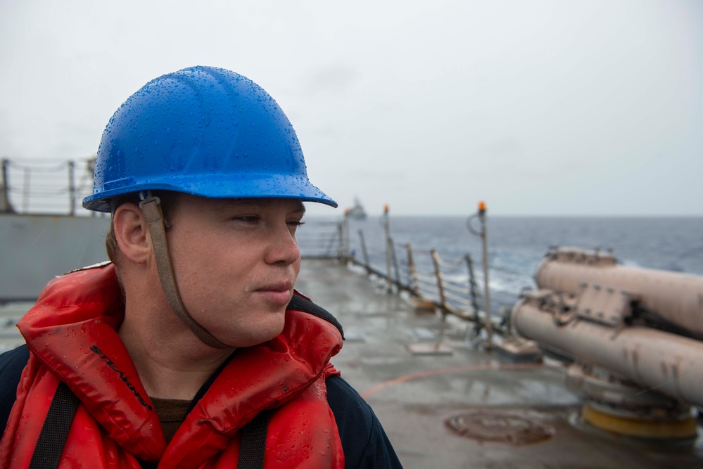 Wayne E. Meyer Conducts Underway Replenishment