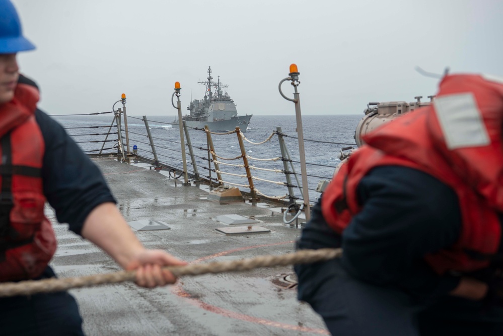 Wayne E. Meyer Conducts Underway Replenishment