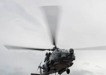 Wayne E. Meyer Conducts Practice Vertical Replenishment