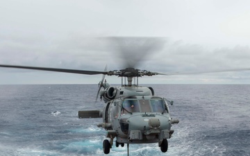 Wayne E. Meyer Conducts Practice Vertical Replenishment