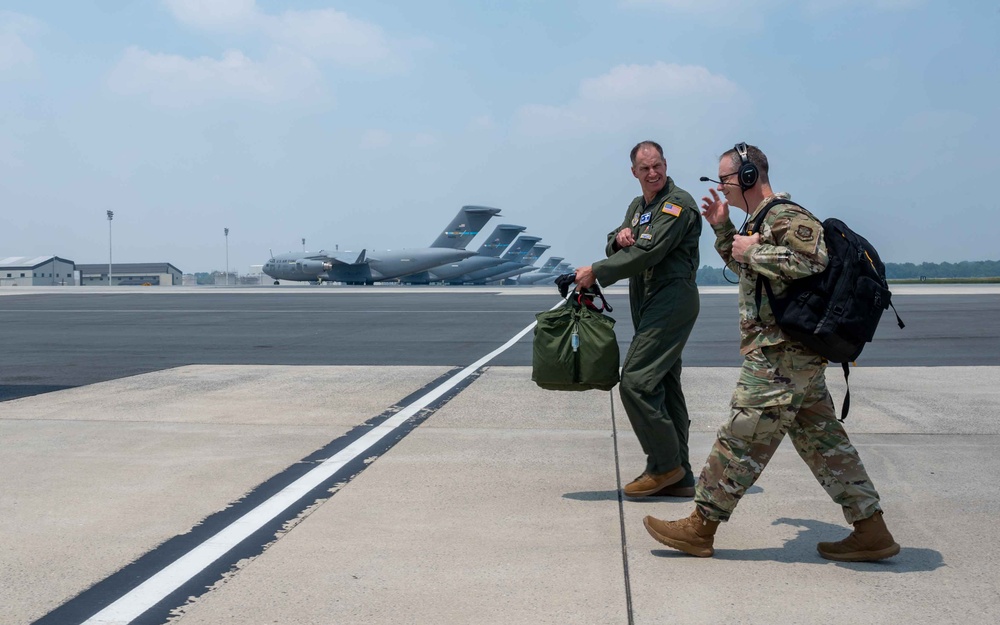 436th AW command team celebrates final flight on C-17 and C-5