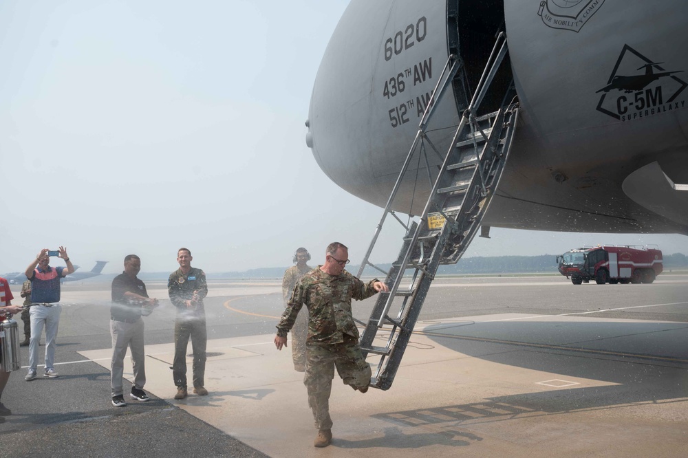 436th AW command team celebrates final flight on C-17 and C-5