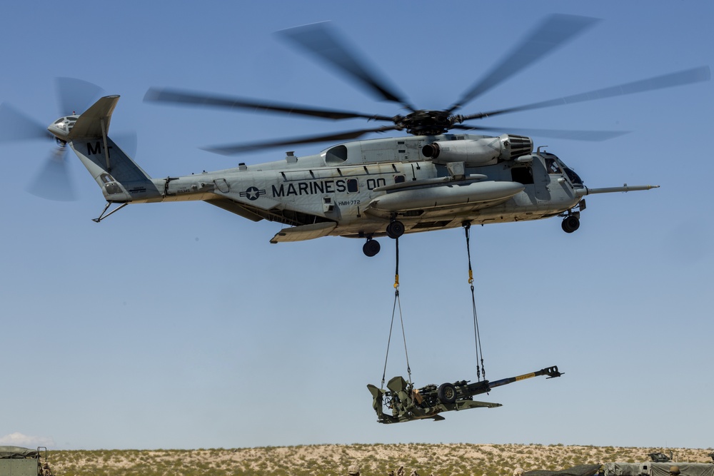 ITX 4-23: Helicopter Support Team lifts M777 Howitzer