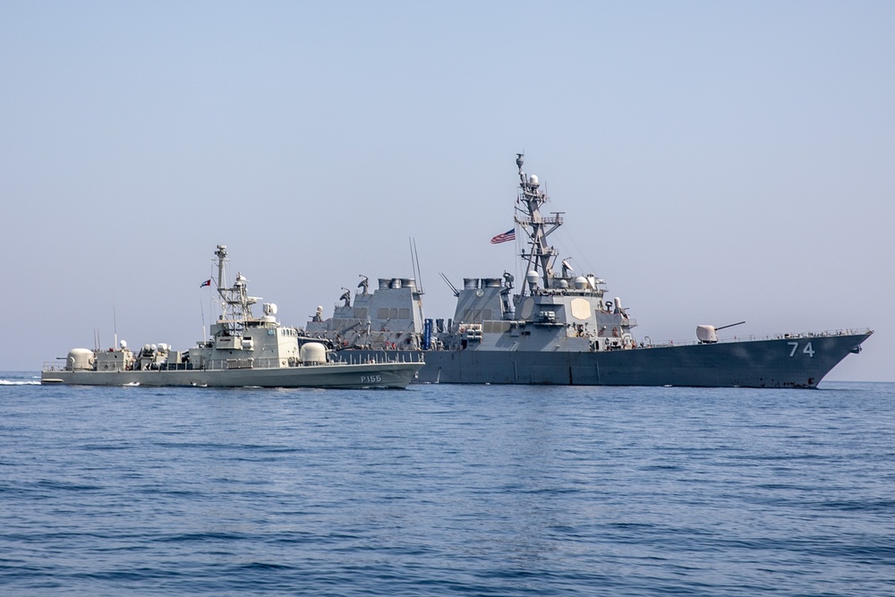 U.S., UAE Conduct Bilateral Patrol in the Gulf of Oman