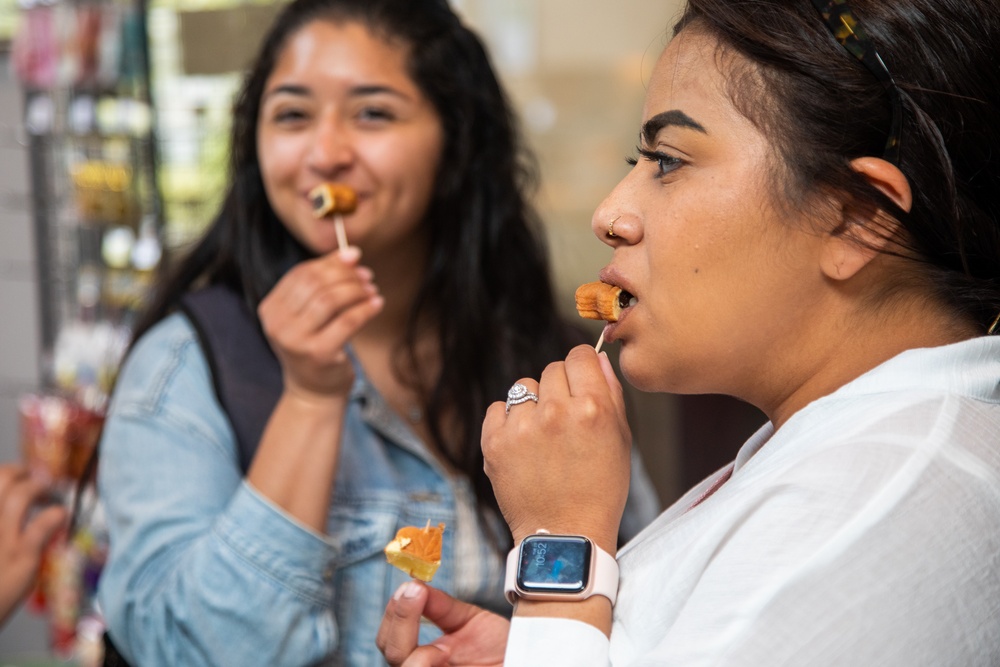 Sweet treats and Momiji Leaves; Residents of MCAS Iwakuni Visit a Momiji Manju Factory with Cultural Adaptations