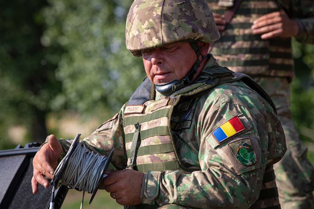 U.S., Romanian forces conduct Joint EOD and Drone Recovery training