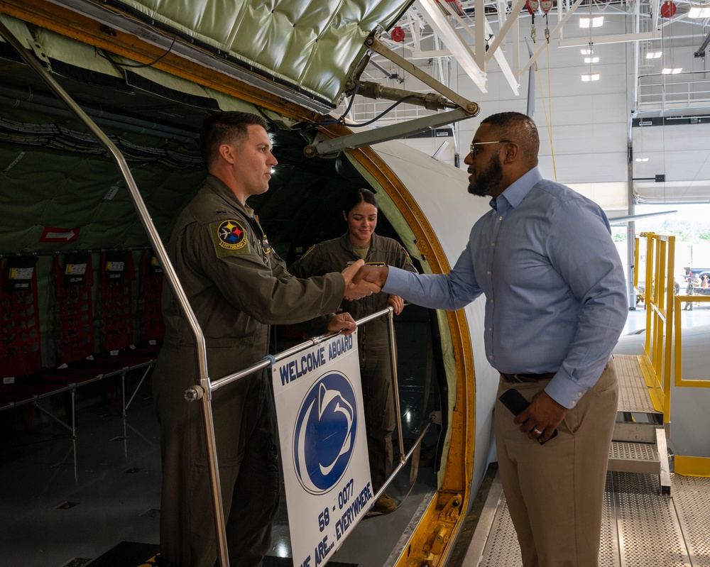 Lt. Governor visits 171st ARW