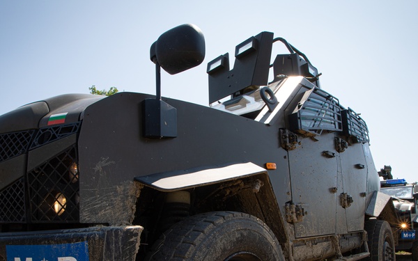 Bulgarian Military Police Service demonstrates VIP escort and protection techniques to Soldiers