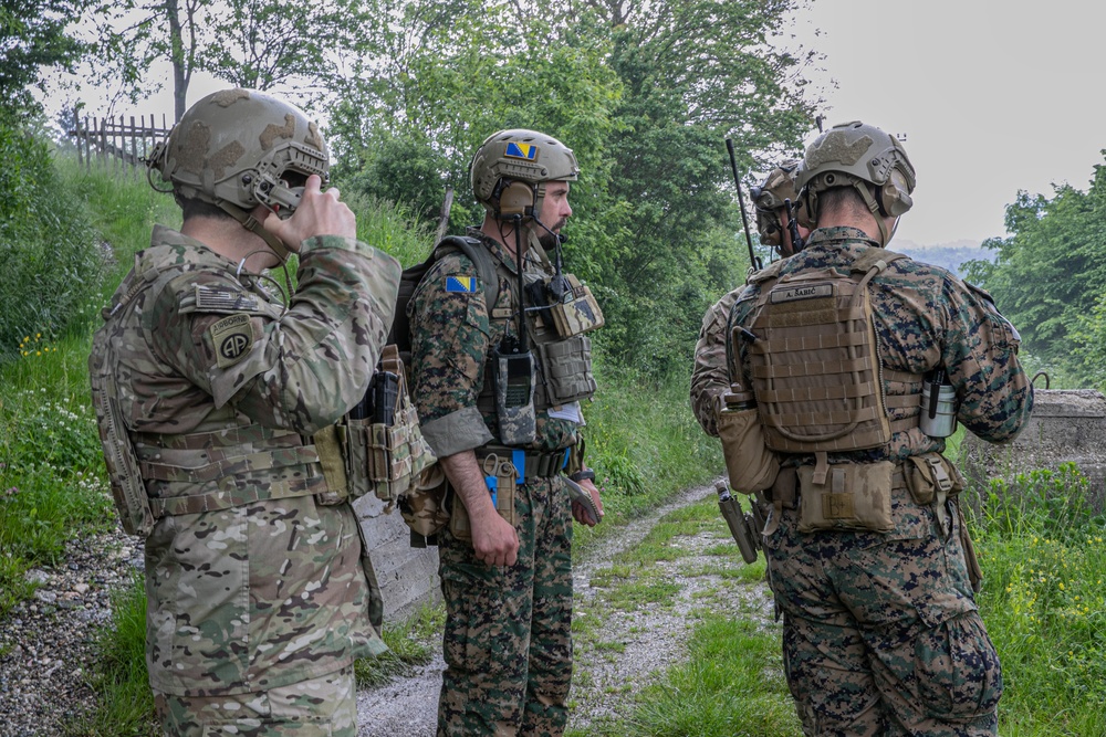 Members of the Armed Forces of Bosnia and Herzegovina’s Joint Terminal Attack Controller (JTAC) team train with US Special Operations Forces to coordinate a training bomber support mission near Tuzla, Bosnia and Herzegovina, 30 MAY 2023.