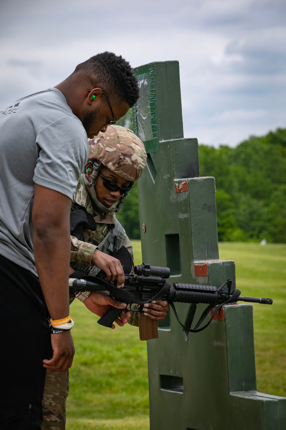 Cincinnati Bengals Shoots with the 373rd Quartermaster Battalion