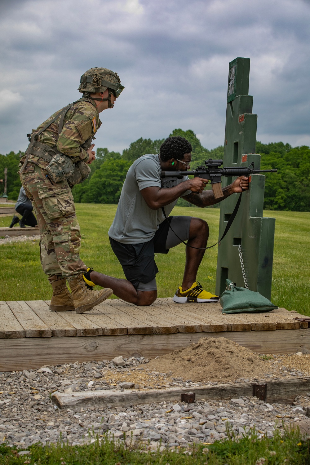 Cincinnati Bengals Shoots M4 Rifles with the 373rd Quartermaster Battalion