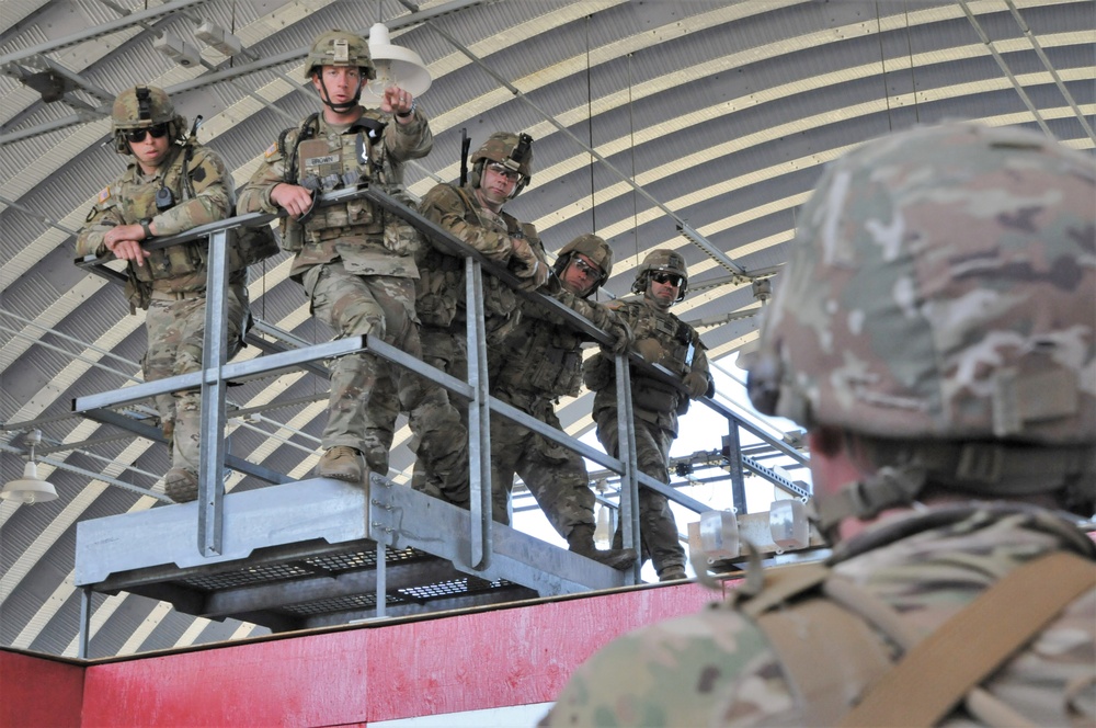 Fort Dix- 1-175 INF BN Live Fire Shoot House