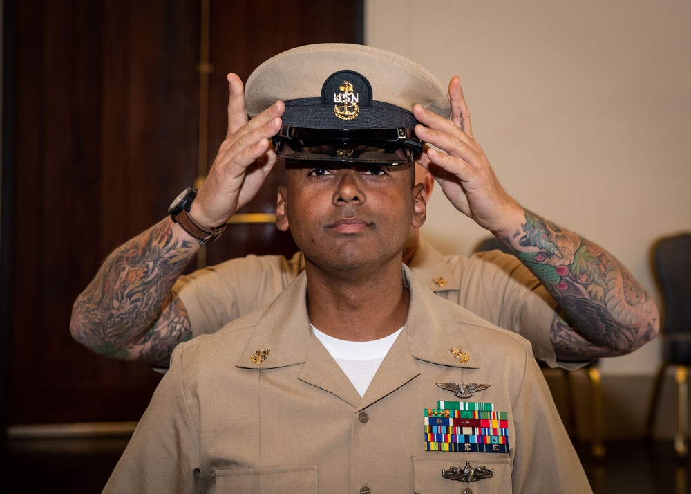 Senior Chiefs Are Pinned in a Ceremony at CNAF Headquarters