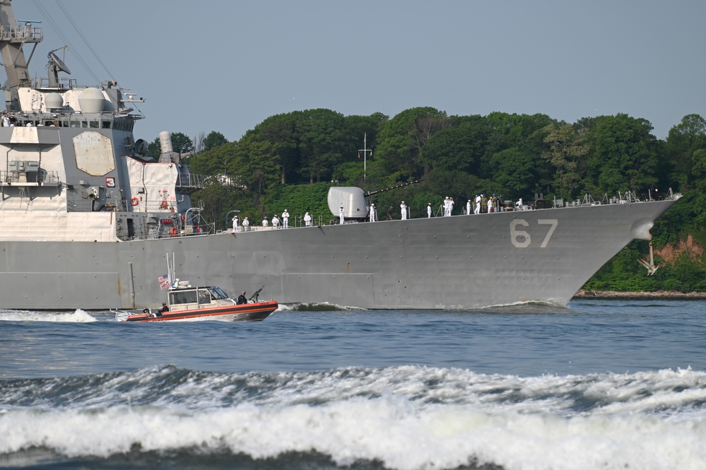 U.S. Coast Guard escorts USS Cole during New York Fleet Week 2023