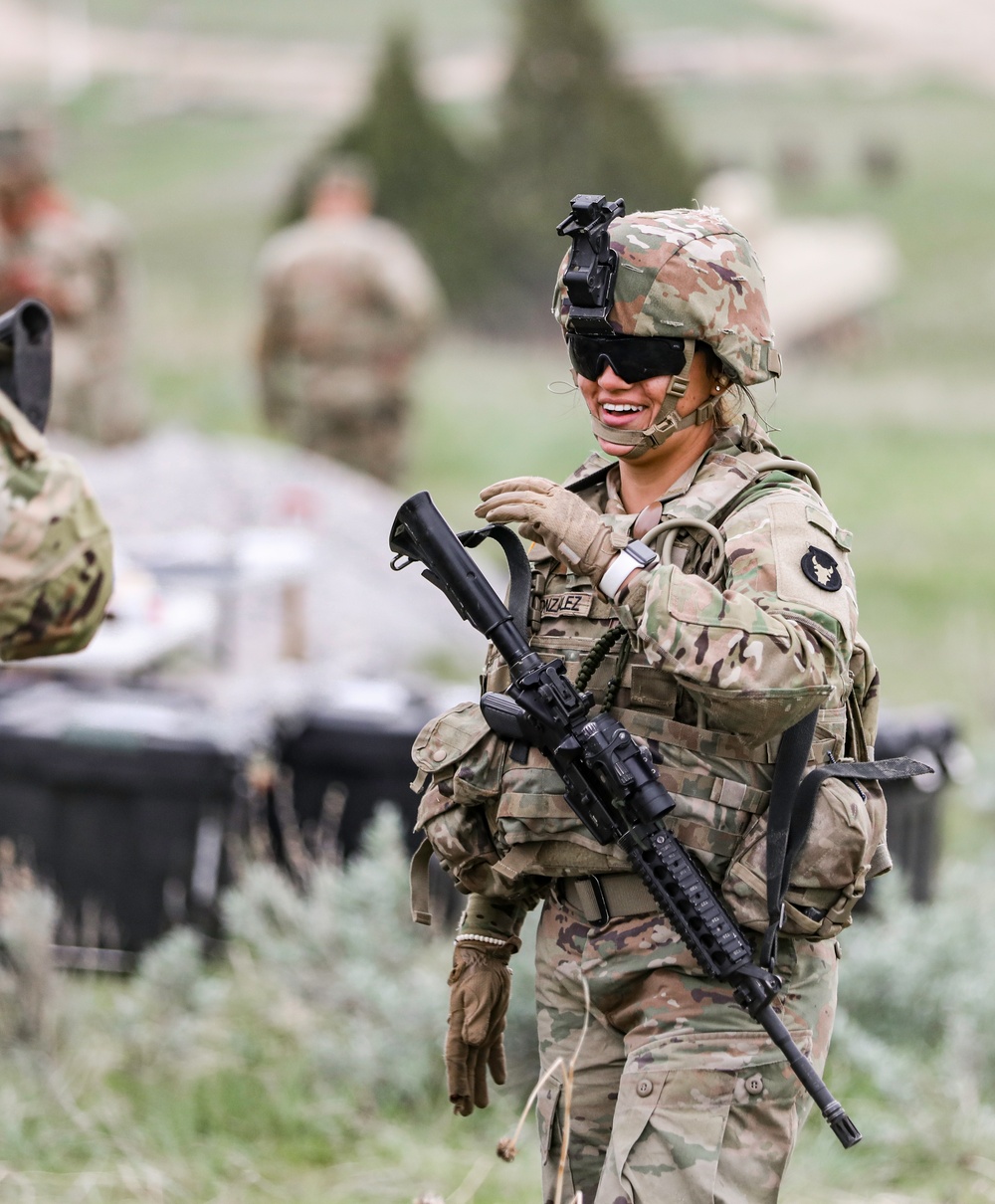 Iowa infantrywoman trains at Camp Guernsey