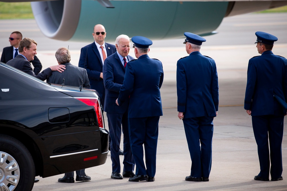 POTUS arrives at Peterson SFB