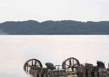 LCACs Piloted by NBU 7 Sailors On-load onto USS New Orleans May 2023