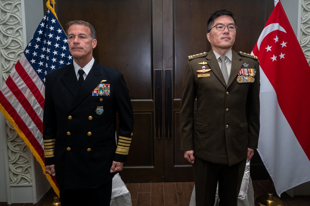 CDRUSINDOPACOM Presents Lt. Gen. Melvyn Ong with Legion of Merit