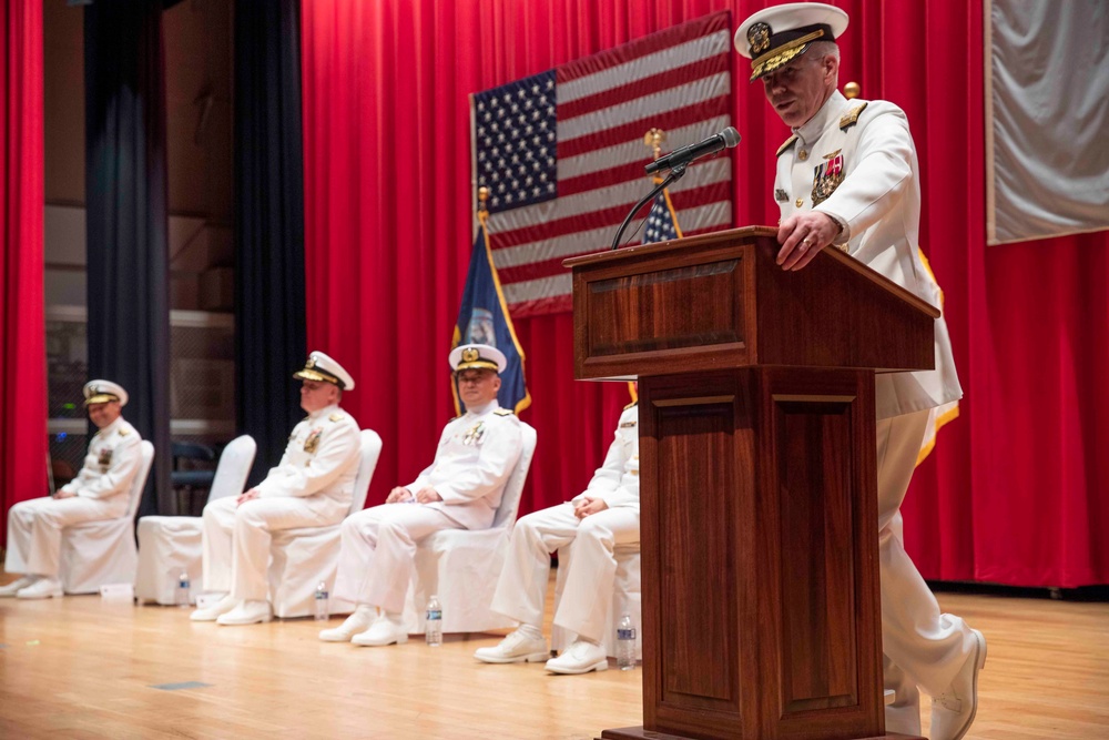 Vice Adm. Karl Thomas, commander, U.S. 7th Fleet, makes remarks during the Commander, Submarine Group 7 change of command ceremony.