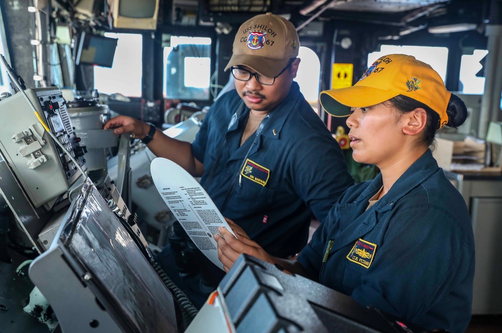 USS Shiloh Conducts Routine Operations