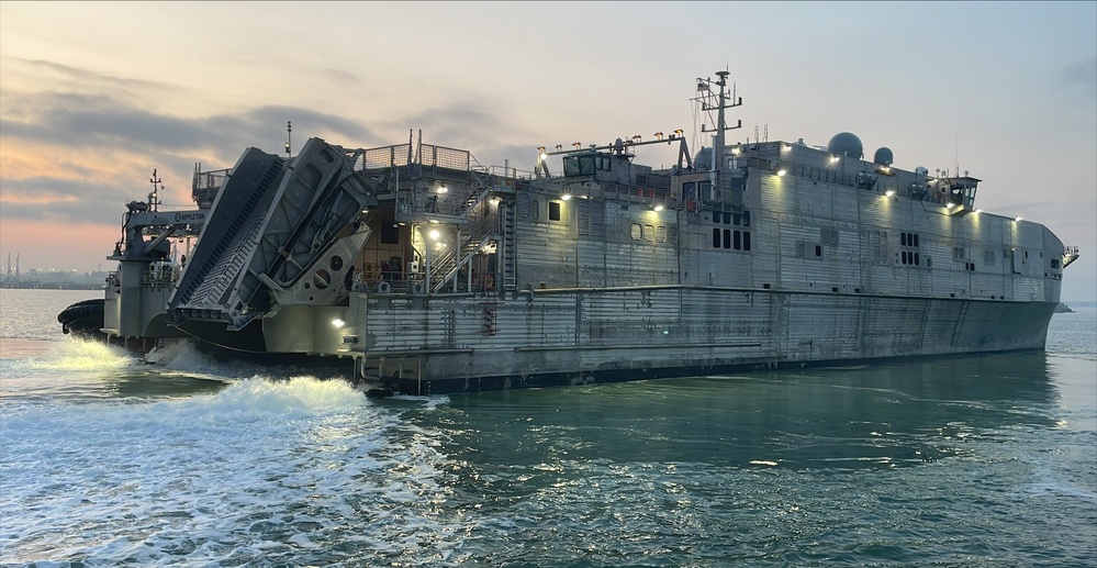 USNS Yuma Pulls Into Rota