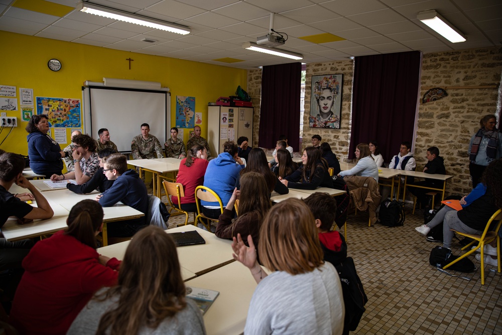 101st ABN DIV (AASLT) visit L’Instituition Notre-Dame De Carentan