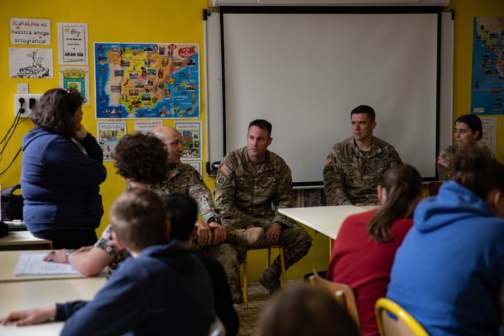 101st ABN DIV (AASLT) visit L’Instituition Notre-Dame De Carentan