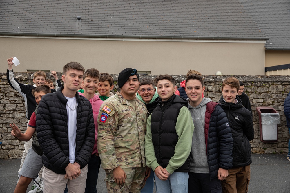 101st ABN DIV (AASLT) visit L’Instituition Notre-Dame De Carentan