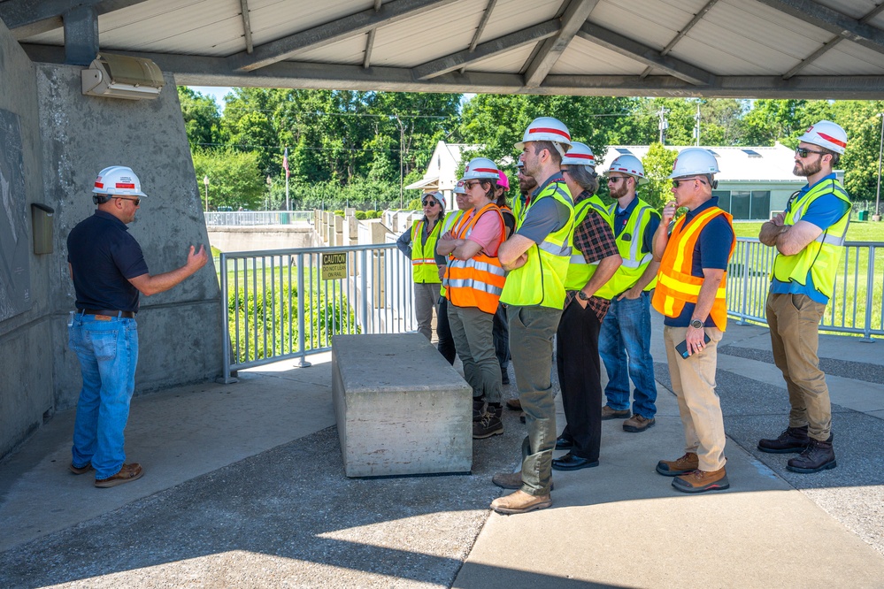 Leaders with U.S. Army ERDC Construction Engineering Research Laboratory visit Louisville District