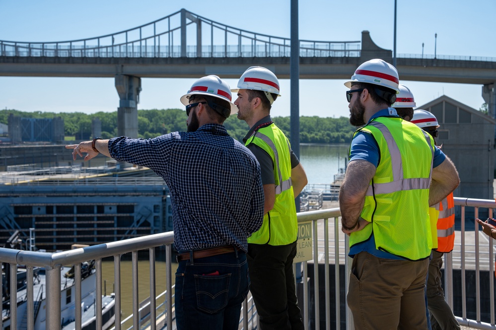 Leaders with U.S. Army ERDC Construction Engineering Research Laboratory visit Louisville District